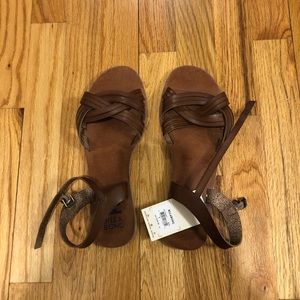 NWT Billabong Women’s Sandals
